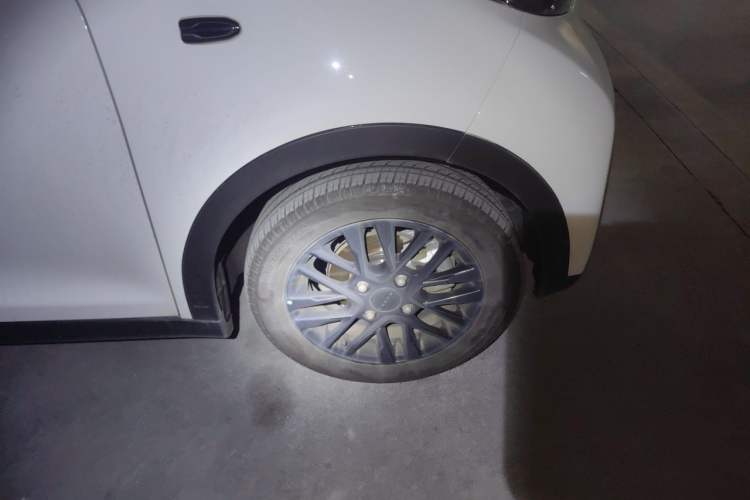 Used Chery QQ Little Ant 2024 251km True Love Edition Right Front Wheel Hub