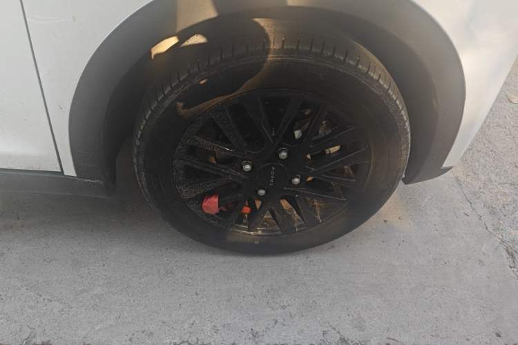 Used Chery QQ Little Ant 2024 Edition Youth Version 251km True Love Edition 25.05 kWh Right Front Wheel Hub