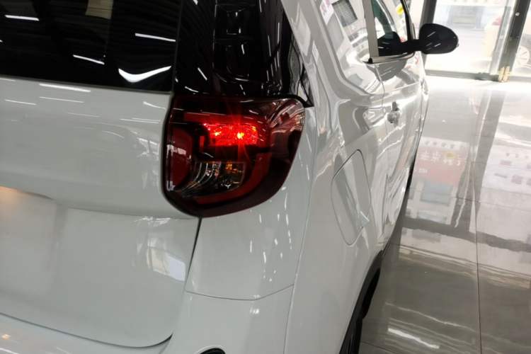Used Chery QQ Little Ant 2024 Refreshed Version Youth Edition 321 km Beloved Edition 29.23 kWh Right Rear Taillight