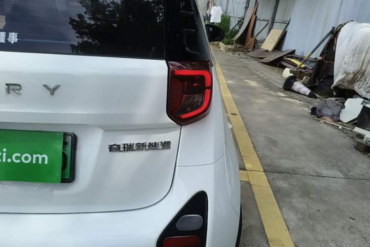 Used Chery QQ Little Ant 2024 Revised Edition Youth Version 321 km Only Love Edition 29.23 kWh Right Rear Taillight