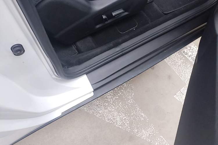 Used Chery QQ Little Ant 2024 251km True Love Edition Right Side Sill