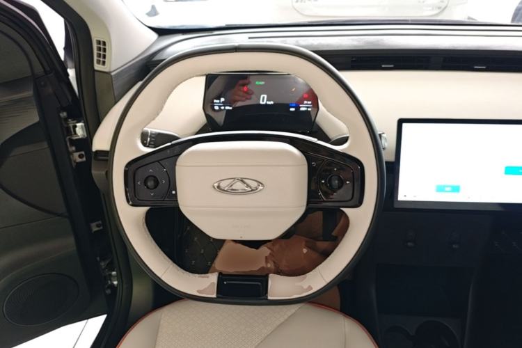 Used Chery QQ Little Ant 2024 Refreshed Version Youth Edition 321 km Beloved Edition 29.23 kWh Steering Wheel