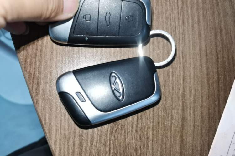Used Chery QQ Little Ant 2024 Refreshed Version Youth Edition 321 km Beloved Edition 29.23 kWh Vehicle Key