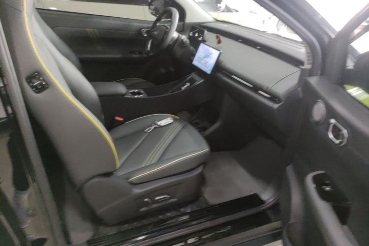 Used Chery QQ Little Ant 2024 Youth Edition 321 km Range Cool Love Version 29.23 kWh Right Front Seat
