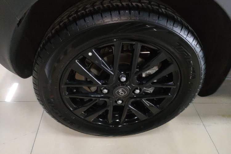 Used Chery QQ Little Ant 2024 Youth Edition 321 km Range Cool Love Version 29.23 kWh Right Rear Wheel Hub
