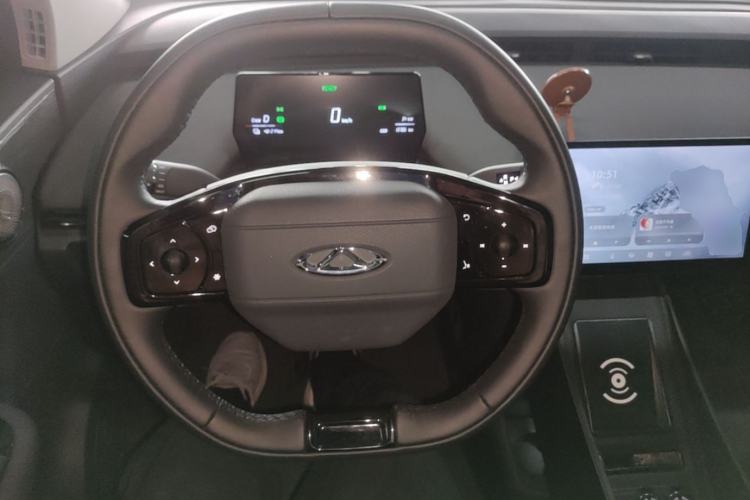 Used Chery QQ Little Ant 2024 Youth Edition 321 km Range Cool Love Version 29.23 kWh Steering Wheel