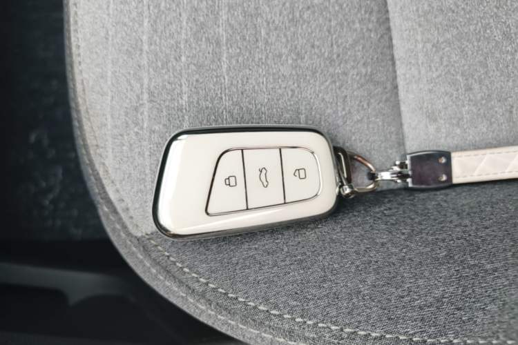 Used Chery QQ Little Ant 2025 Model, 251km Favorite Edition, 25.05kWh Vehicle Key