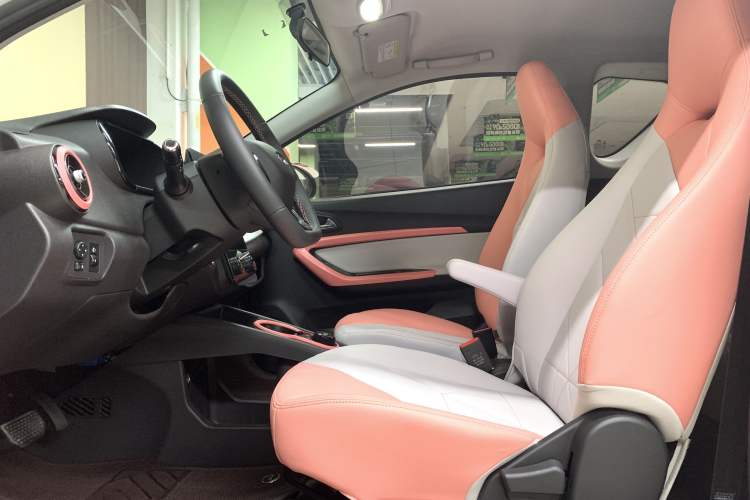 Used Chery QQ Little Ant 2025 Model, 251km Favorite Edition, 25.05kWh Interior 2