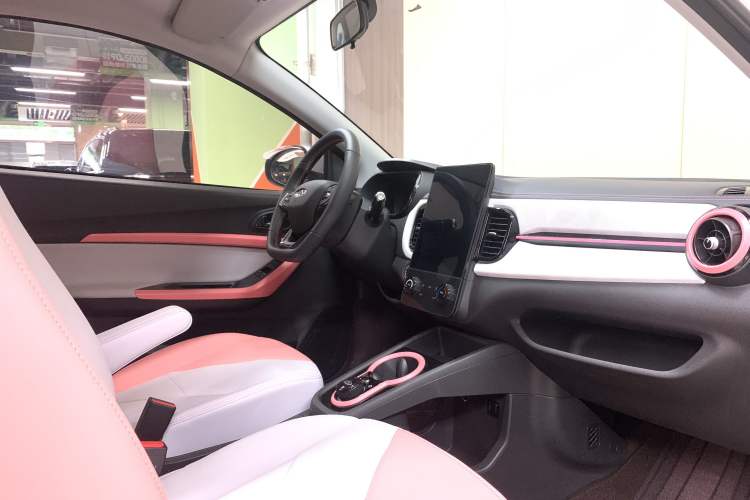 Used Chery QQ Little Ant 2025 Model, 251km Favorite Edition, 25.05kWh Interior 3