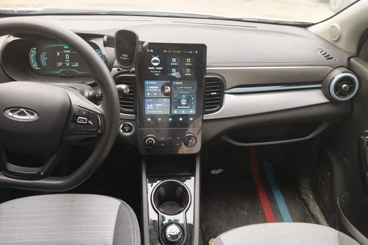 Used Chery QQ Little Ant 2025 Model, 251km Favorite Edition, 25.05kWh Audio And AC Panel