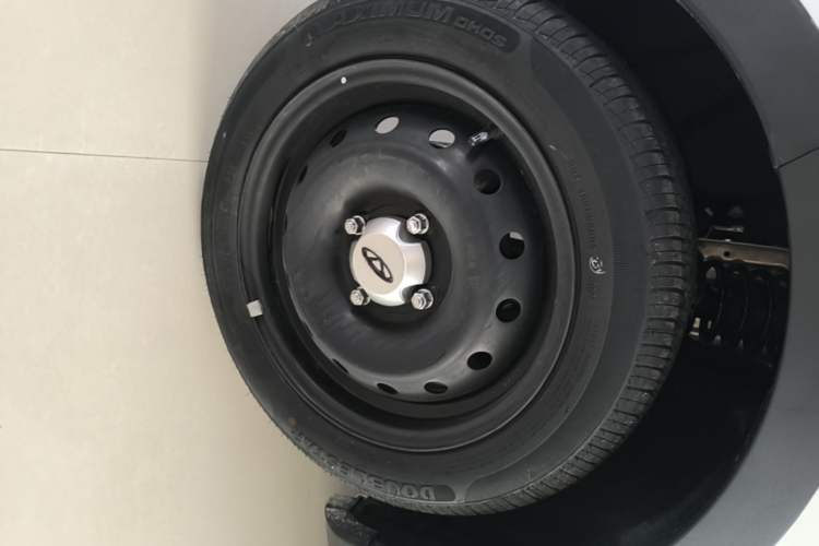 Used Chery QQ Little Ant 2025 Model, 251km Favorite Edition, 25.05kWh Left Front Wheel Hub