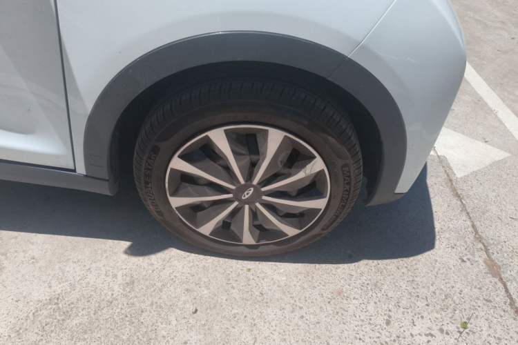 Used Chery QQ Little Ant 2025 Model, 251km Favorite Edition, 25.05kWh Right Front Wheel Hub