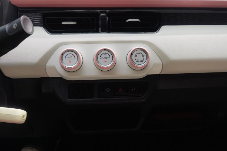 Used Chery QQ Ice Cream 2022 Taohuanxi Sweet Peach Edition Audio And AC Panel