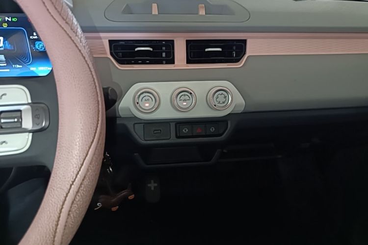 Used Chery QQ Ice Cream 2022 170km Sundae Phosphate Lithium-Ion Audio And AC Panel