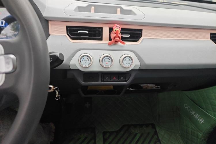 Used Chery QQ Ice Cream 2022 120km Conical Shape Lithium Iron Phosphate Audio And AC Panel