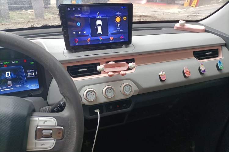 Used Chery QQ Ice Cream 2022 170km Sundae Phosphate Lithium-Ion Audio And AC Panel