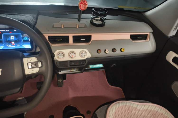 Used Chery QQ Ice Cream 2022 170km Sundae Ternary Lithium Audio And AC Panel