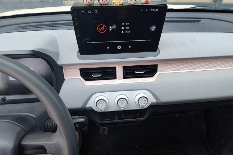 Used Chery QQ Ice Cream 2022 120km Milkshake Phosphate Lithium-Iron Audio And AC Panel