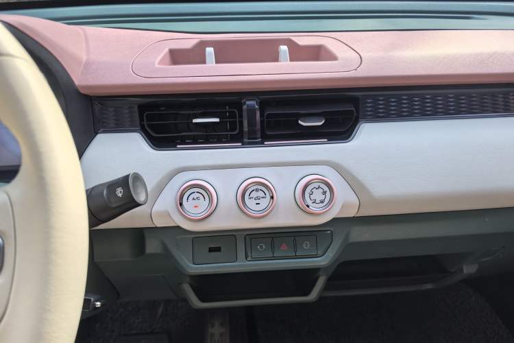 Used Chery QQ Ice Cream 2022 Taohuanxi Sweet Peach Edition Audio And AC Panel