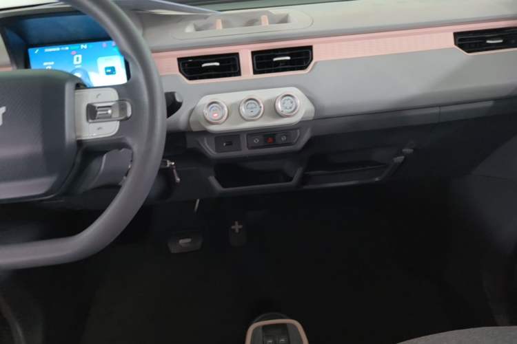 Used Chery QQ Ice Cream 2022 Pudding Model Audio And AC Panel