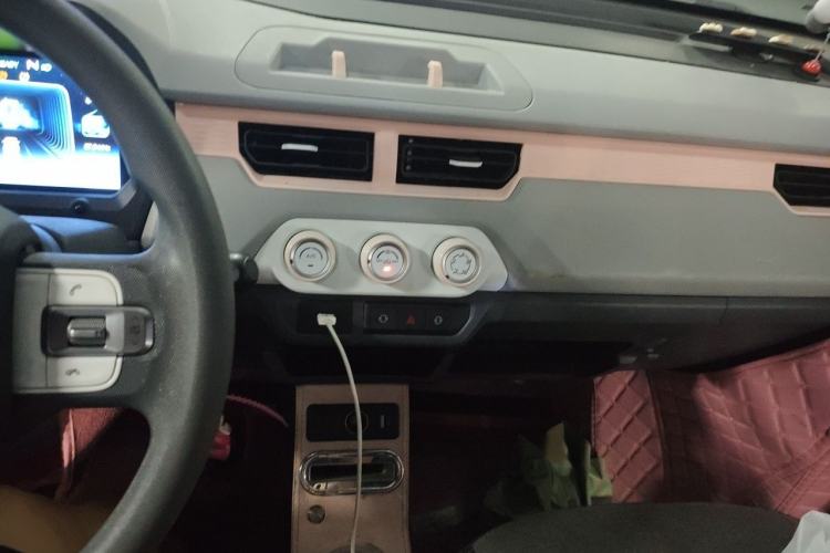 Used Chery QQ Ice Cream 2022 170km Sundae Phosphate Lithium-Ion Audio And AC Panel