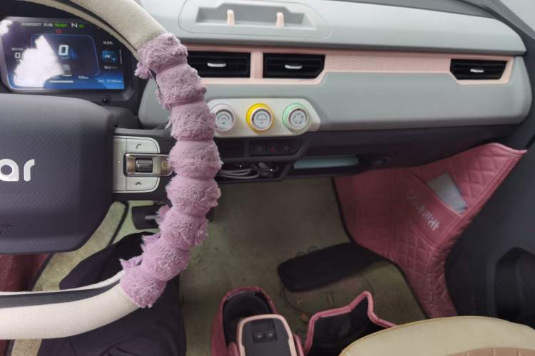 Used Chery QQ Ice Cream 2022 170km Sundae Phosphate Lithium-Ion Audio And AC Panel