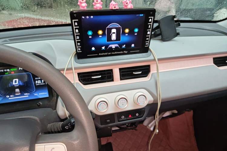 Used Chery QQ Ice Cream 2022 170km Sundae Phosphate Lithium-Ion Audio And AC Panel