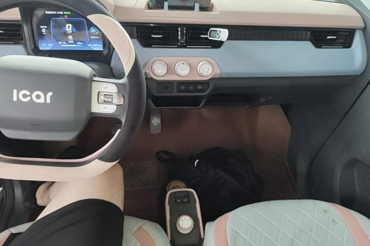 Used Chery QQ Ice Cream 2022 170km Sundae Phosphate Lithium-Ion Audio And AC Panel