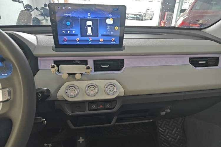 Used Chery QQ Ice Cream 2022 170km Sundae Phosphate Lithium-Ion Audio And AC Panel