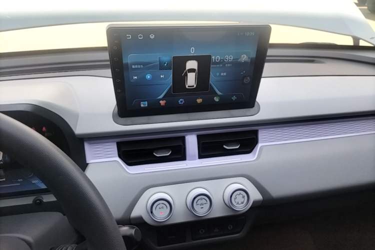 Used Chery QQ Ice Cream 2022 170km Sundae Phosphate Lithium-Ion Audio And AC Panel