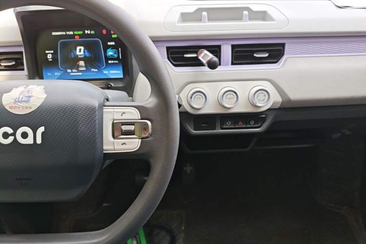 Used Chery QQ Ice Cream 2022 170km Sundae Phosphate Lithium-Ion Audio And AC Panel