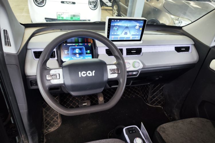 Used Chery QQ Ice Cream 2022 170km Sundae Phosphate Lithium-Ion Center Console