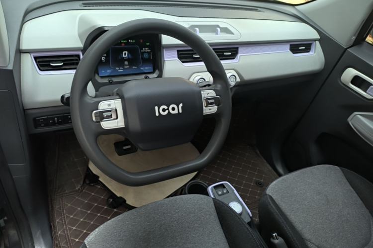 Used Chery QQ Ice Cream 2022 170km Sundae Phosphate Lithium-Ion Center Console