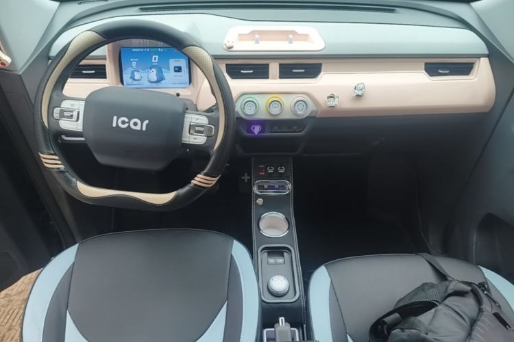 Used Chery QQ Ice Cream 2022 170km Sundae Phosphate Lithium-Ion Center Console
