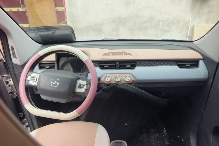 Used Chery QQ Ice Cream 2022 170km Sundae Phosphate Lithium-Ion Center Console