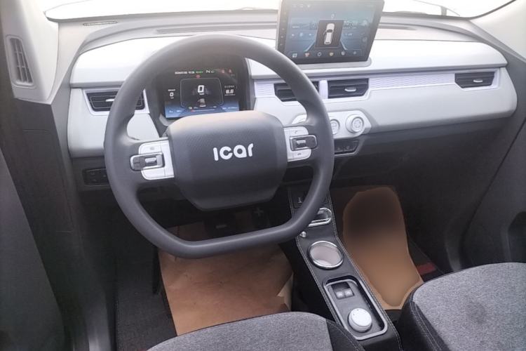 Used Chery QQ Ice Cream 2022 170km Sundae Phosphate Lithium-Ion Center Console