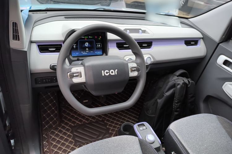Used Chery QQ Ice Cream 2022 170km Sundae Phosphate Lithium-Ion Center Console