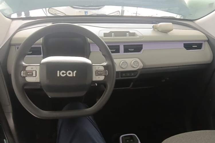 Used Chery QQ Ice Cream 2022 170km Sundae Phosphate Lithium-Ion Center Console