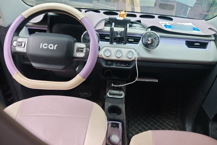 Used Chery QQ Ice Cream 2022 170km Sundae Phosphate Lithium-Ion Center Console
