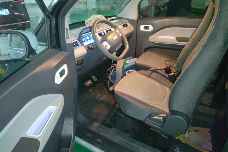 Used Chery QQ Ice Cream 2022 170km Sundae Phosphate Lithium-Ion Driver Seat