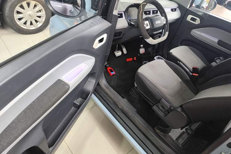 Used Chery QQ Ice Cream 2022 170km Sundae Phosphate Lithium-Ion Driver Seat