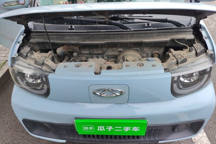 Used Chery QQ Ice Cream 2022 170km Sundae Phosphate Lithium-Ion Engine Bay