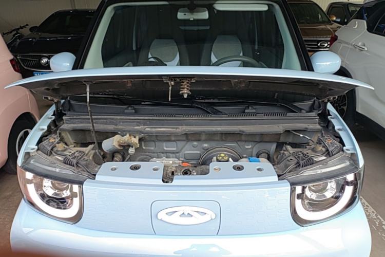 Used Chery QQ Ice Cream 2022 170km Sundae Phosphate Lithium-Ion Engine Bay