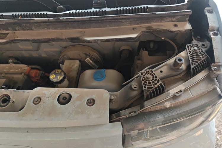 Used Chery QQ Ice Cream 2022 Pudding Model Engine Bay Left