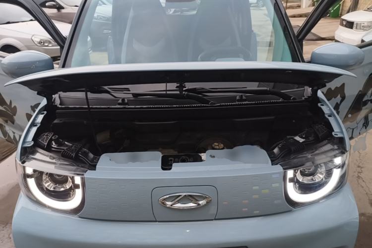 Used Chery QQ Ice Cream 2022 170km Sundae Phosphate Lithium-Ion Engine Bay