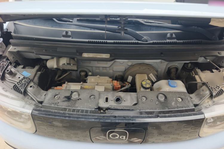 Used Chery QQ Ice Cream 2022 170km Sundae Phosphate Lithium-Ion Engine Bay