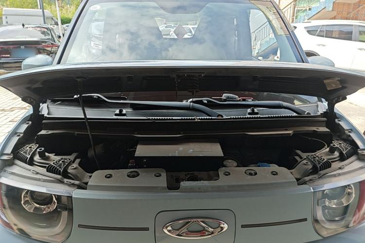 Used Chery QQ Ice Cream 2022 170km Sundae Phosphate Lithium-Ion Engine Bay