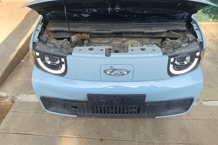Used Chery QQ Ice Cream 2022 170km Sundae Phosphate Lithium-Ion Engine Bay