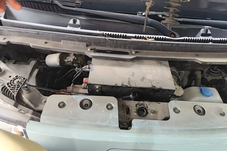 Used Chery QQ Ice Cream 2022 170km Sundae Phosphate Lithium-Ion Engine Bay