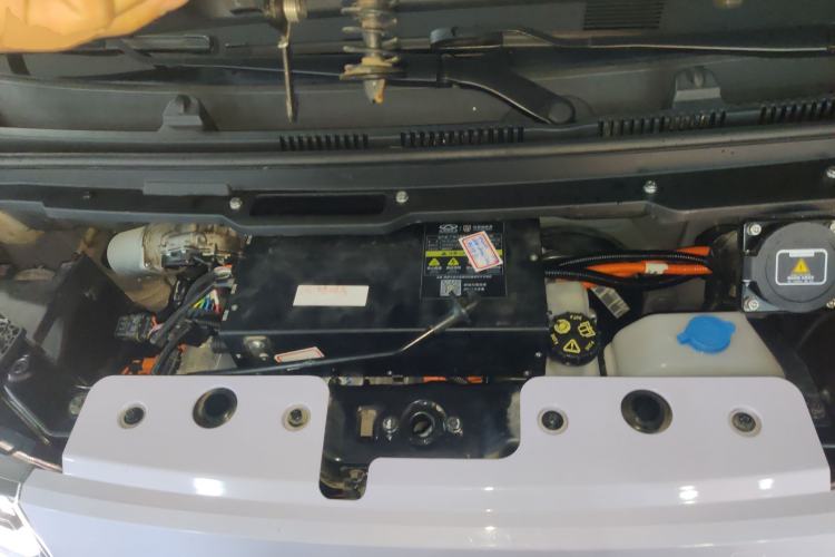 Used Chery QQ Ice Cream 2022 170km Sundae Phosphate Lithium-Ion Engine Bay